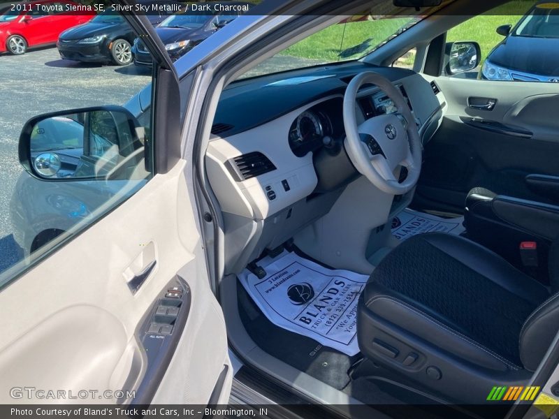 Silver Sky Metallic / Dark Charcoal 2011 Toyota Sienna SE