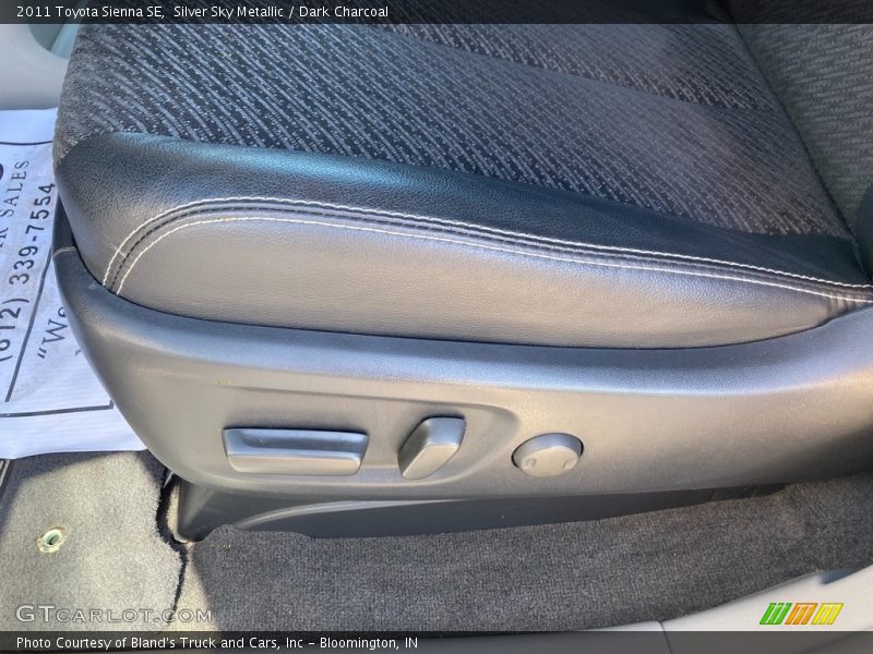 Silver Sky Metallic / Dark Charcoal 2011 Toyota Sienna SE