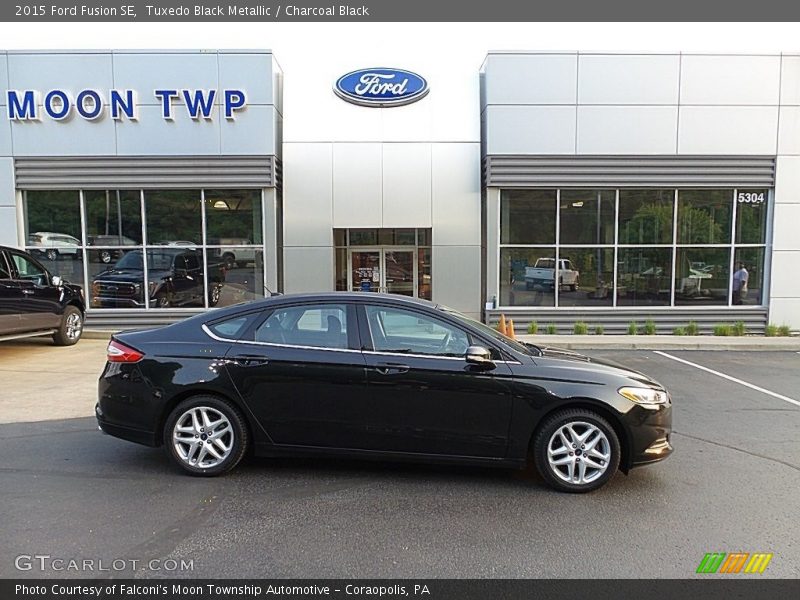 Tuxedo Black Metallic / Charcoal Black 2015 Ford Fusion SE