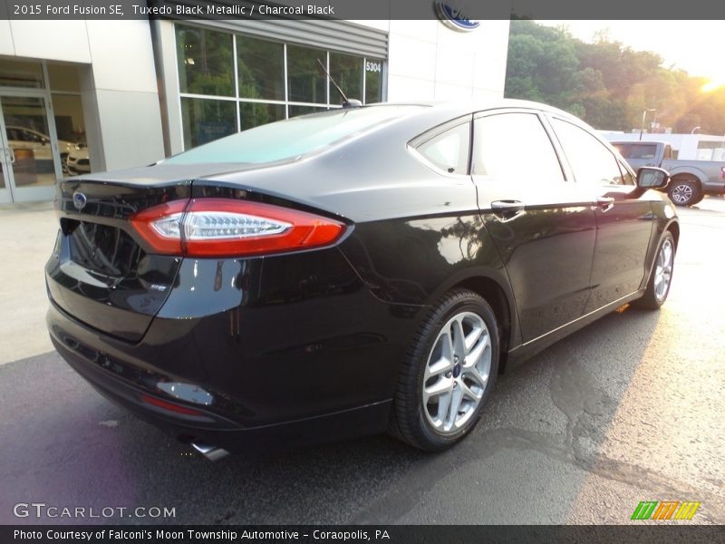 Tuxedo Black Metallic / Charcoal Black 2015 Ford Fusion SE