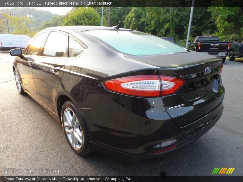 Tuxedo Black Metallic / Charcoal Black 2015 Ford Fusion SE