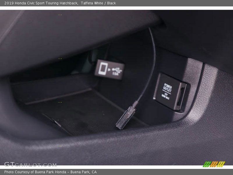 Taffeta White / Black 2019 Honda Civic Sport Touring Hatchback