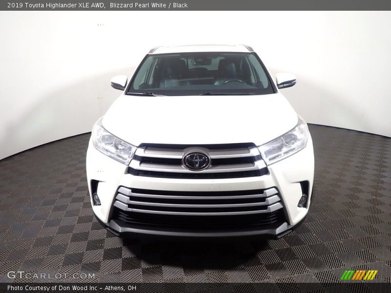 Blizzard Pearl White / Black 2019 Toyota Highlander XLE AWD