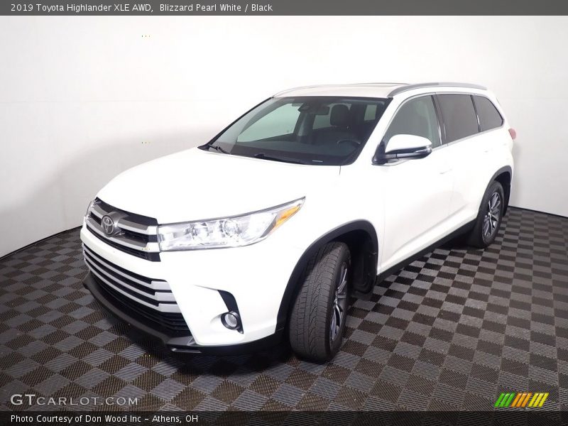 Blizzard Pearl White / Black 2019 Toyota Highlander XLE AWD