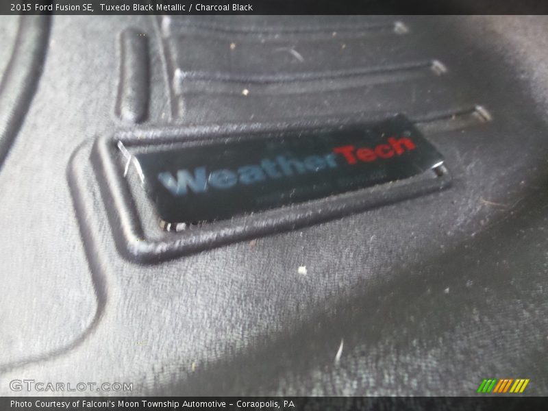 Tuxedo Black Metallic / Charcoal Black 2015 Ford Fusion SE