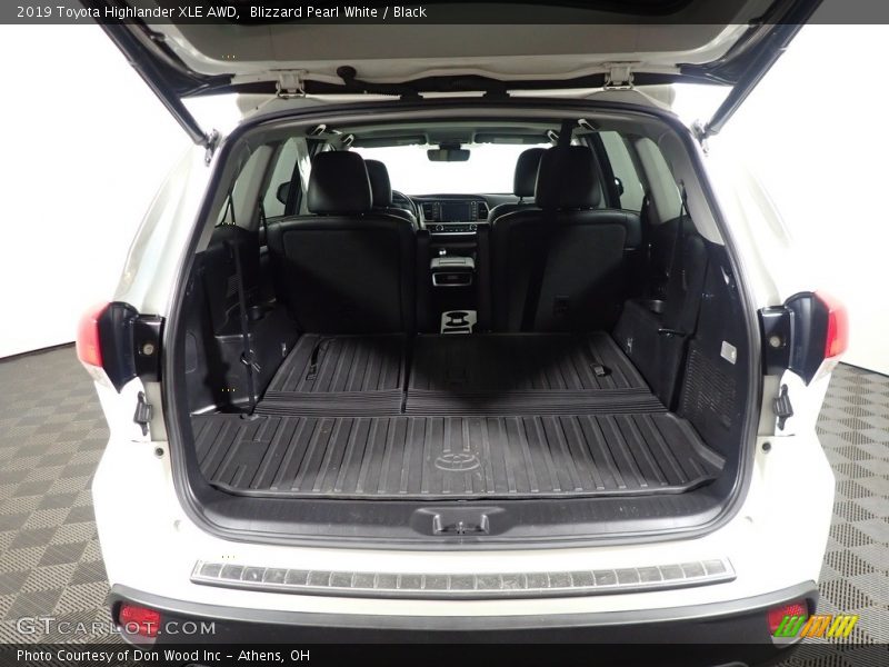 Blizzard Pearl White / Black 2019 Toyota Highlander XLE AWD