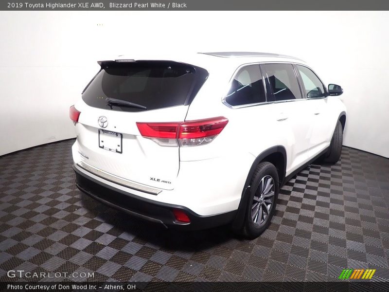 Blizzard Pearl White / Black 2019 Toyota Highlander XLE AWD