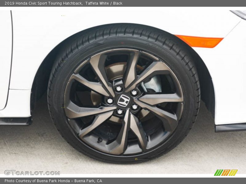 Taffeta White / Black 2019 Honda Civic Sport Touring Hatchback