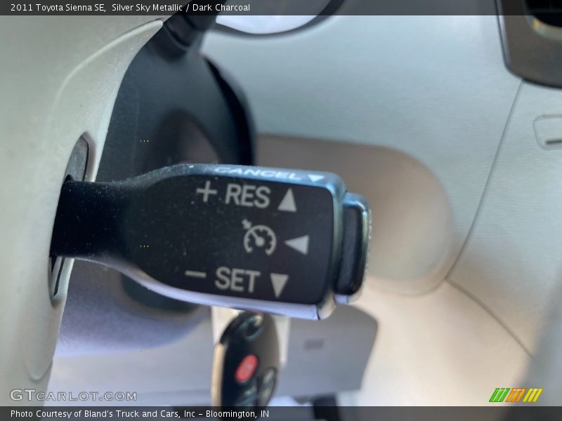Silver Sky Metallic / Dark Charcoal 2011 Toyota Sienna SE