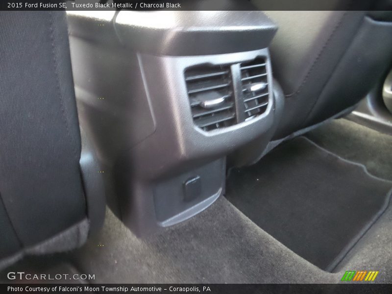 Tuxedo Black Metallic / Charcoal Black 2015 Ford Fusion SE