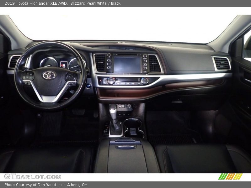 Blizzard Pearl White / Black 2019 Toyota Highlander XLE AWD