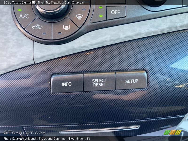 Silver Sky Metallic / Dark Charcoal 2011 Toyota Sienna SE