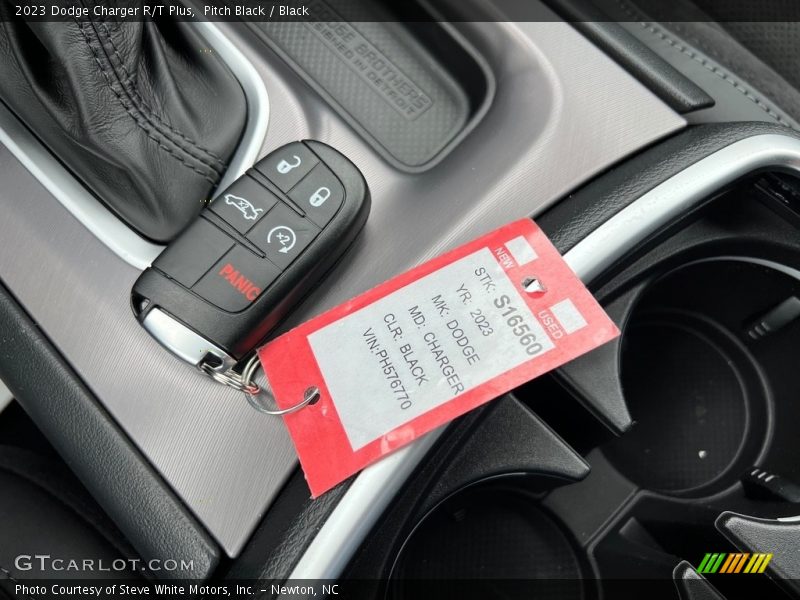 Keys of 2023 Charger R/T Plus