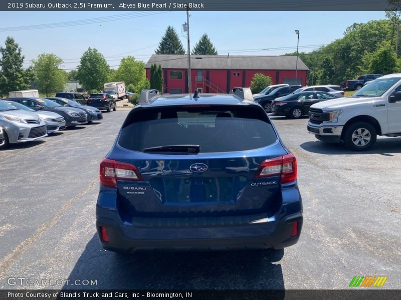 Abyss Blue Pearl / Slate Black 2019 Subaru Outback 2.5i Premium