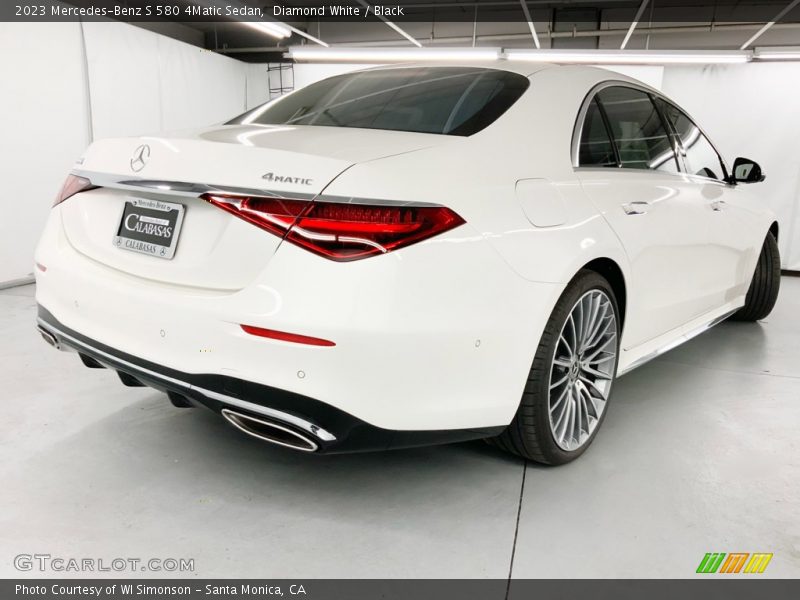 Diamond White / Black 2023 Mercedes-Benz S 580 4Matic Sedan