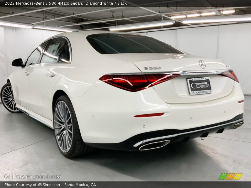Diamond White / Black 2023 Mercedes-Benz S 580 4Matic Sedan