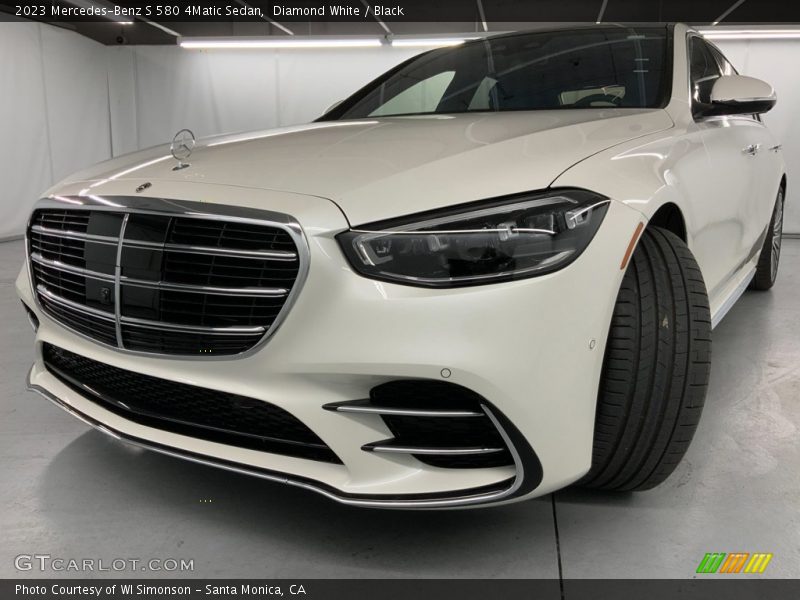 Diamond White / Black 2023 Mercedes-Benz S 580 4Matic Sedan