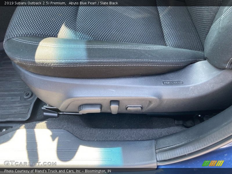 Abyss Blue Pearl / Slate Black 2019 Subaru Outback 2.5i Premium