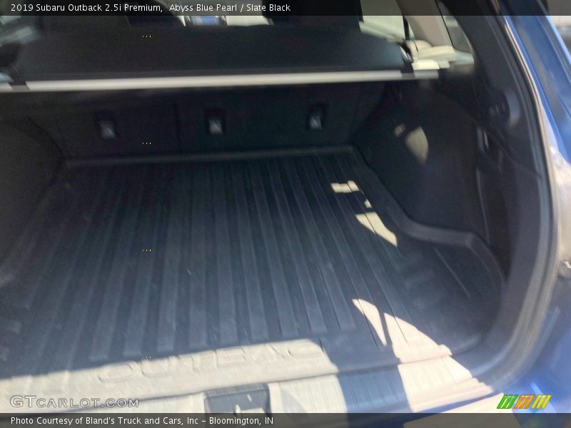 Abyss Blue Pearl / Slate Black 2019 Subaru Outback 2.5i Premium