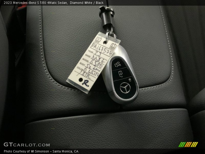Diamond White / Black 2023 Mercedes-Benz S 580 4Matic Sedan
