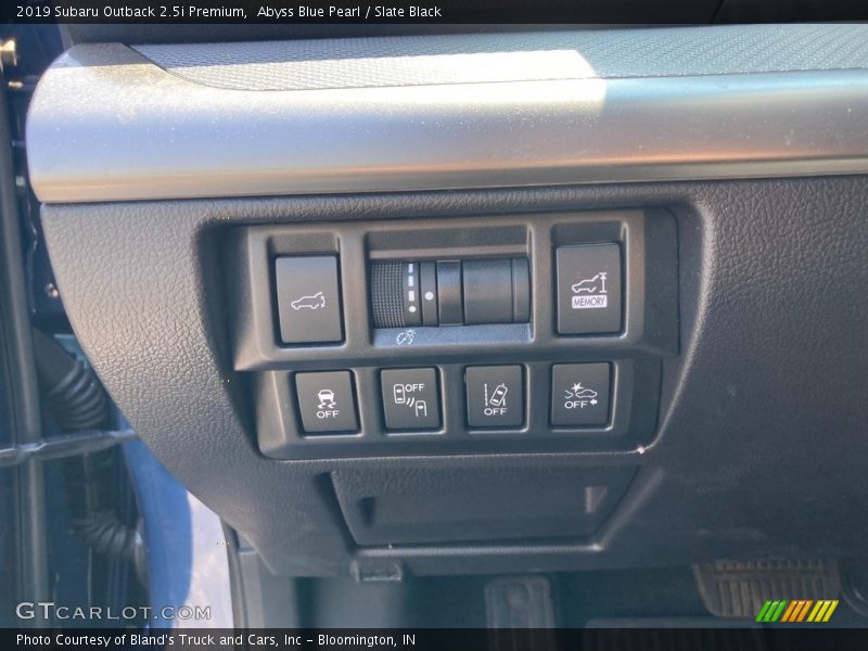 Abyss Blue Pearl / Slate Black 2019 Subaru Outback 2.5i Premium
