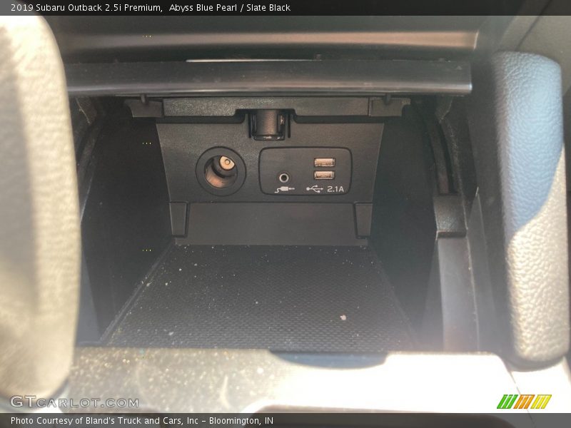 Abyss Blue Pearl / Slate Black 2019 Subaru Outback 2.5i Premium