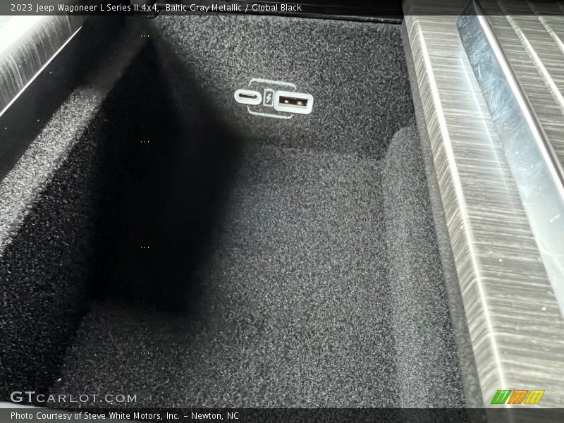 Baltic Gray Metallic / Global Black 2023 Jeep Wagoneer L Series II 4x4