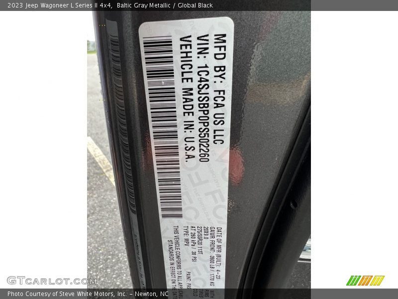 Baltic Gray Metallic / Global Black 2023 Jeep Wagoneer L Series II 4x4