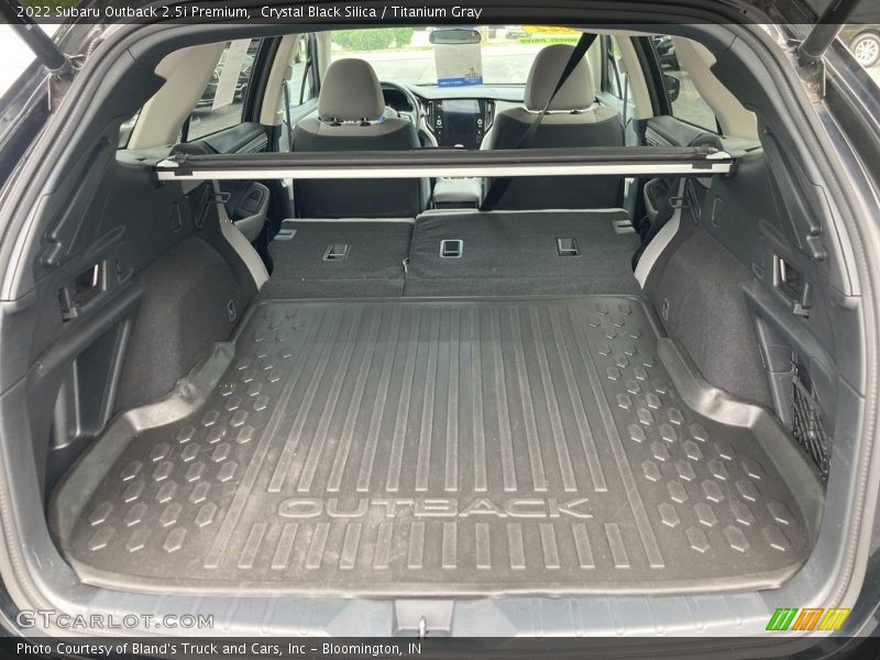  2022 Outback 2.5i Premium Trunk