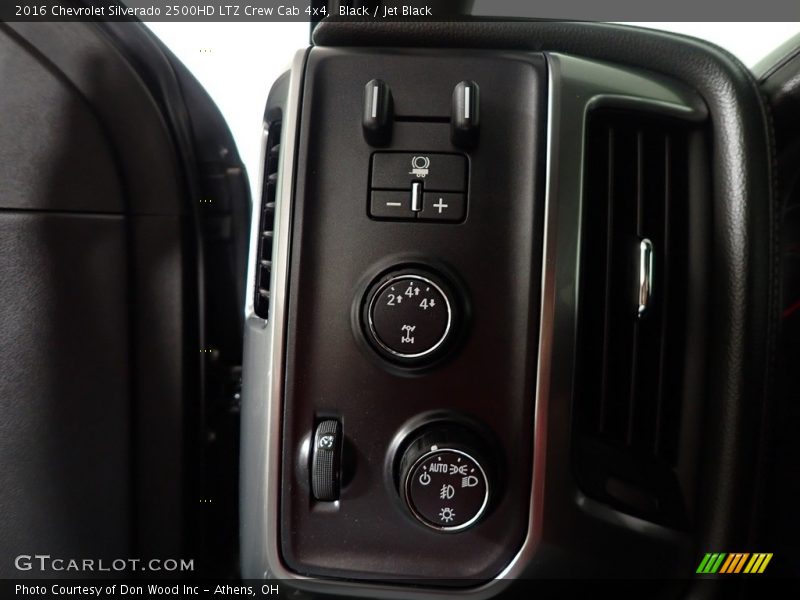 Controls of 2016 Silverado 2500HD LTZ Crew Cab 4x4