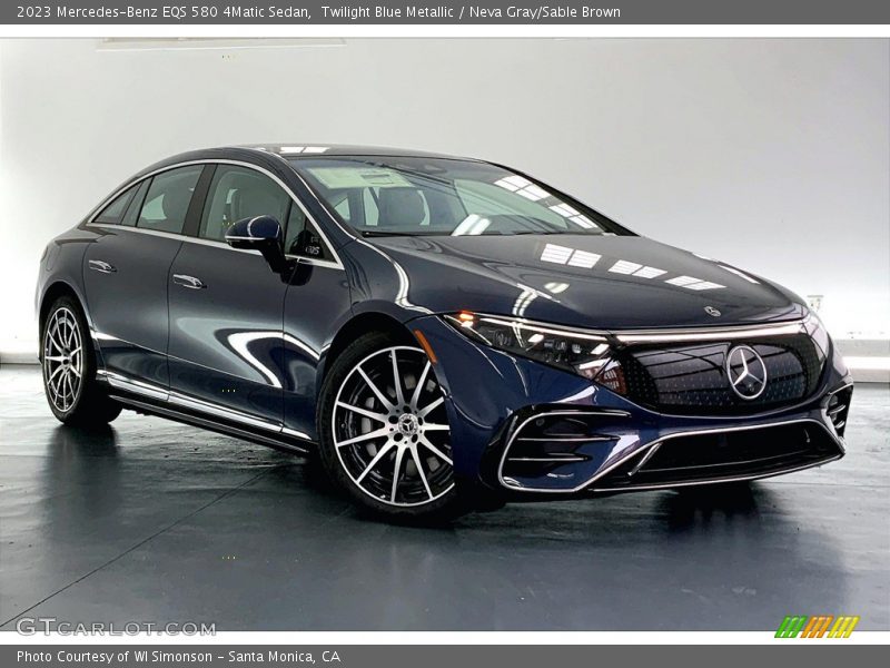 Front 3/4 View of 2023 EQS 580 4Matic Sedan