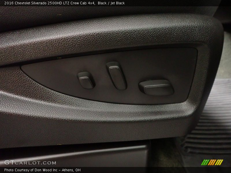 Front Seat of 2016 Silverado 2500HD LTZ Crew Cab 4x4