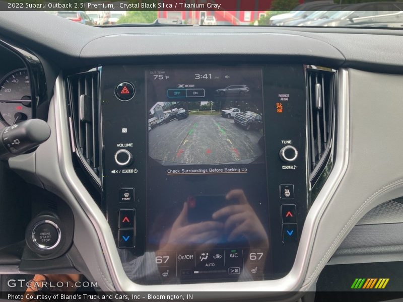 Controls of 2022 Outback 2.5i Premium