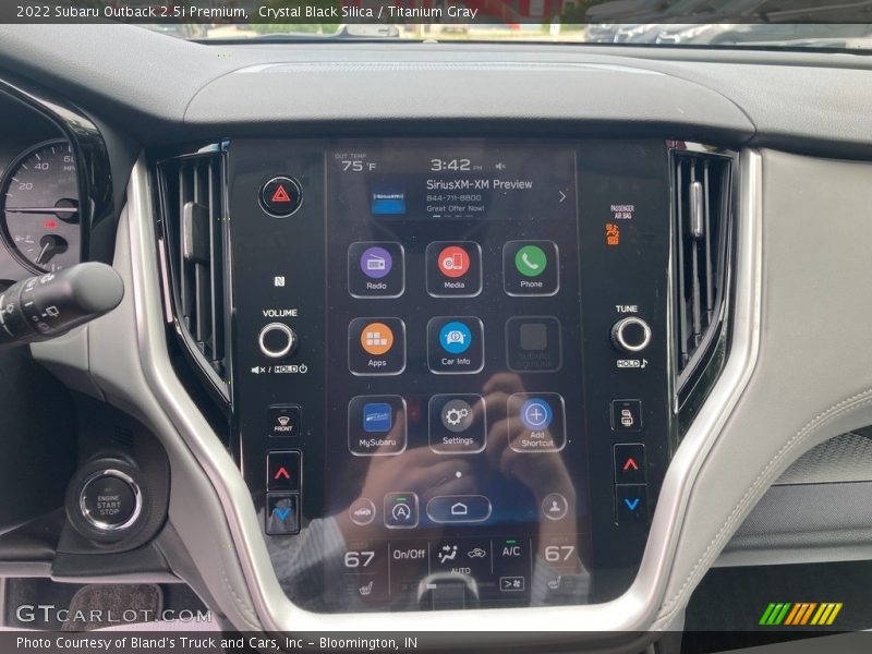 Controls of 2022 Outback 2.5i Premium