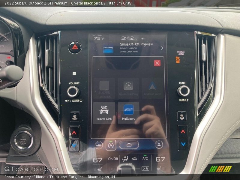 Controls of 2022 Outback 2.5i Premium