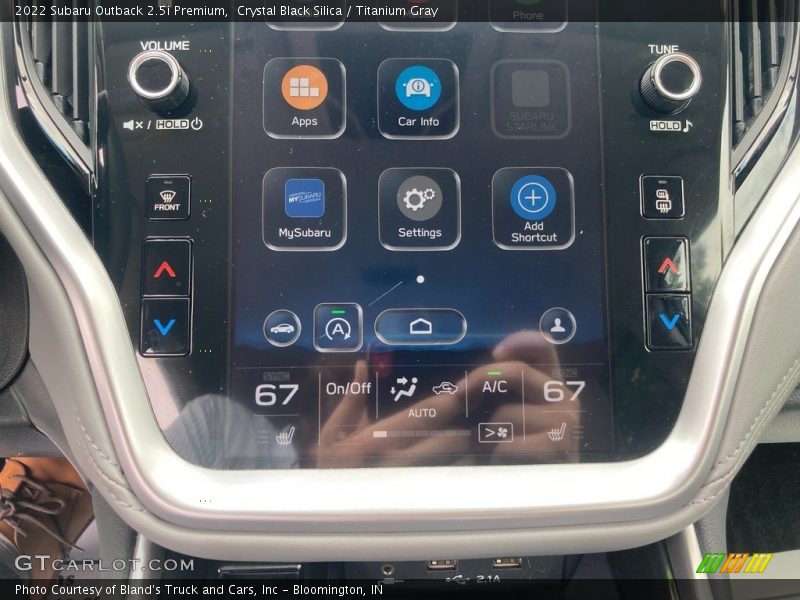 Controls of 2022 Outback 2.5i Premium