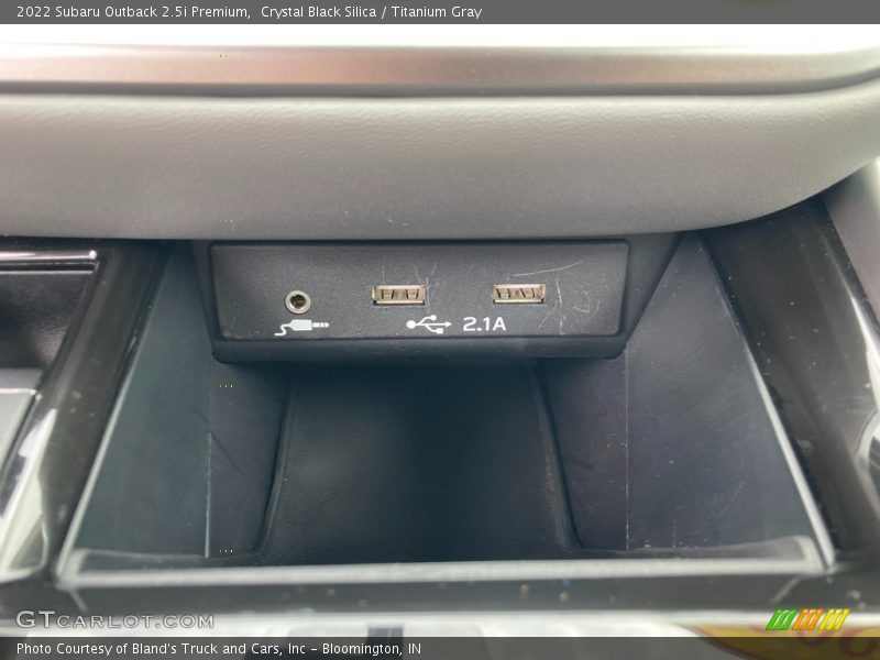 Crystal Black Silica / Titanium Gray 2022 Subaru Outback 2.5i Premium