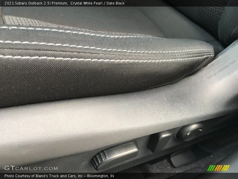 Crystal White Pearl / Slate Black 2021 Subaru Outback 2.5i Premium