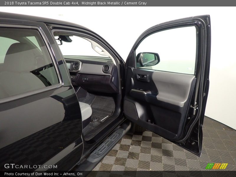 Midnight Black Metallic / Cement Gray 2018 Toyota Tacoma SR5 Double Cab 4x4