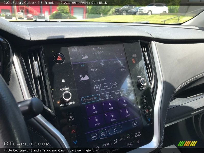 Crystal White Pearl / Slate Black 2021 Subaru Outback 2.5i Premium