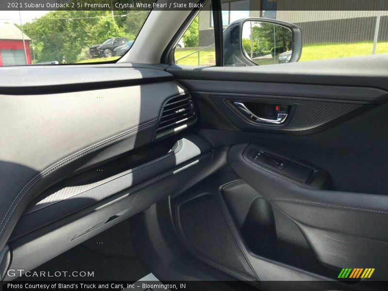 Crystal White Pearl / Slate Black 2021 Subaru Outback 2.5i Premium