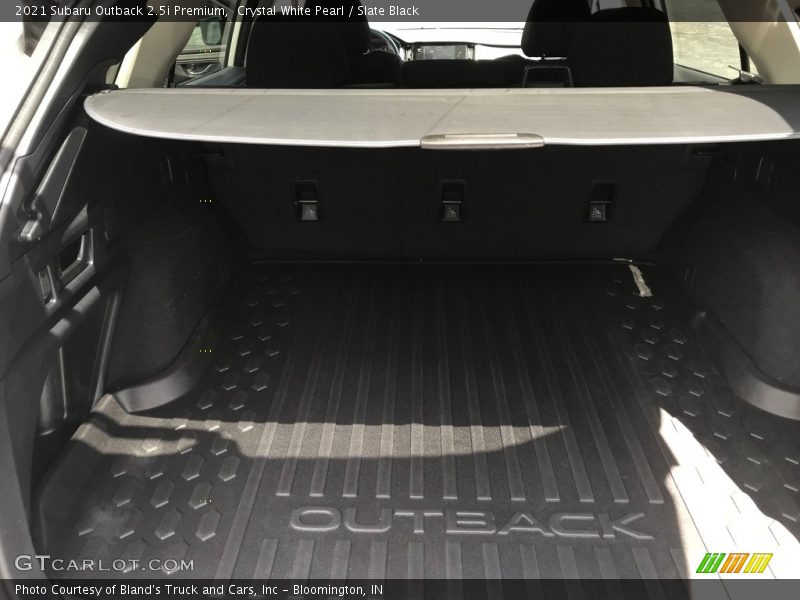 Crystal White Pearl / Slate Black 2021 Subaru Outback 2.5i Premium