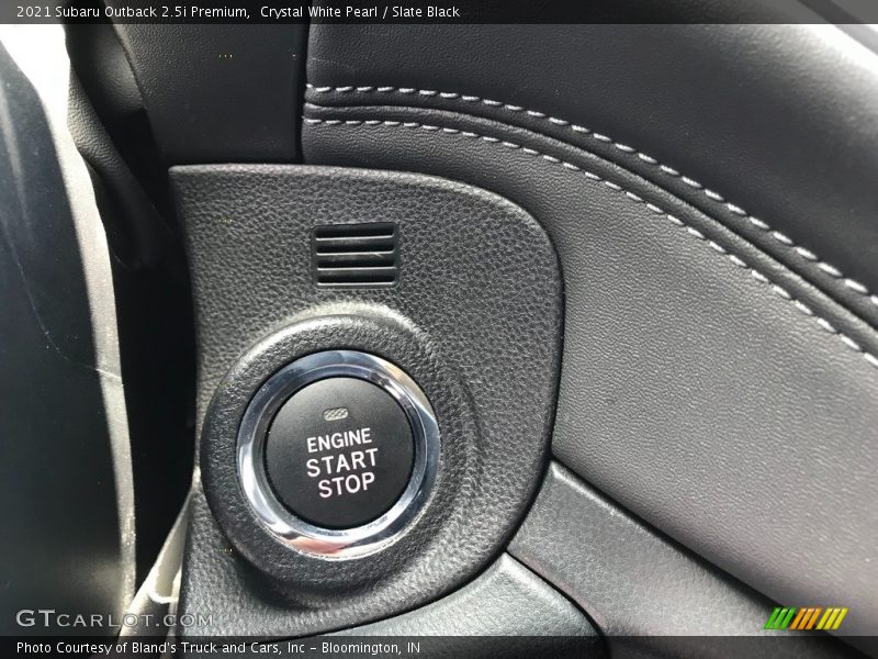 Crystal White Pearl / Slate Black 2021 Subaru Outback 2.5i Premium
