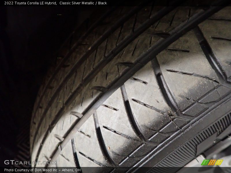 Classic Silver Metallic / Black 2022 Toyota Corolla LE Hybrid