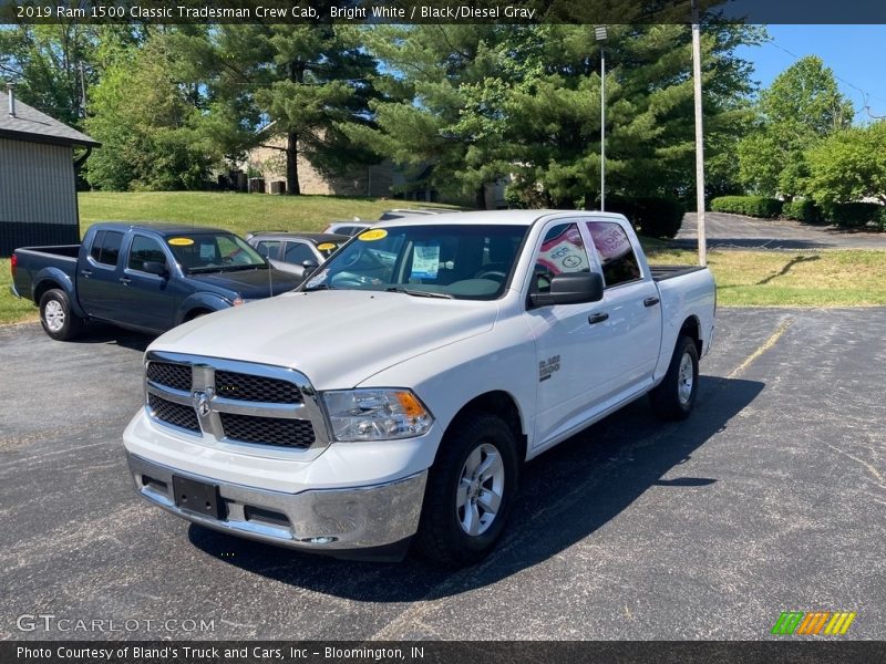 Bright White / Black/Diesel Gray 2019 Ram 1500 Classic Tradesman Crew Cab
