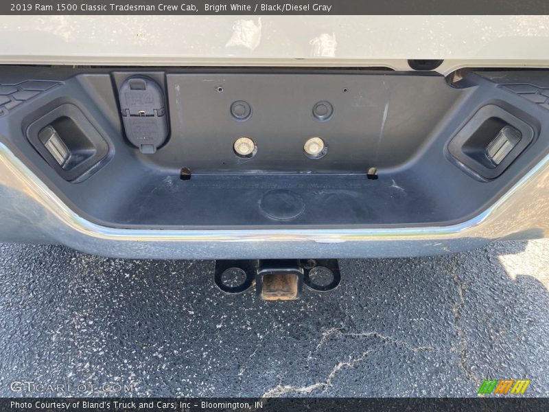 Bright White / Black/Diesel Gray 2019 Ram 1500 Classic Tradesman Crew Cab