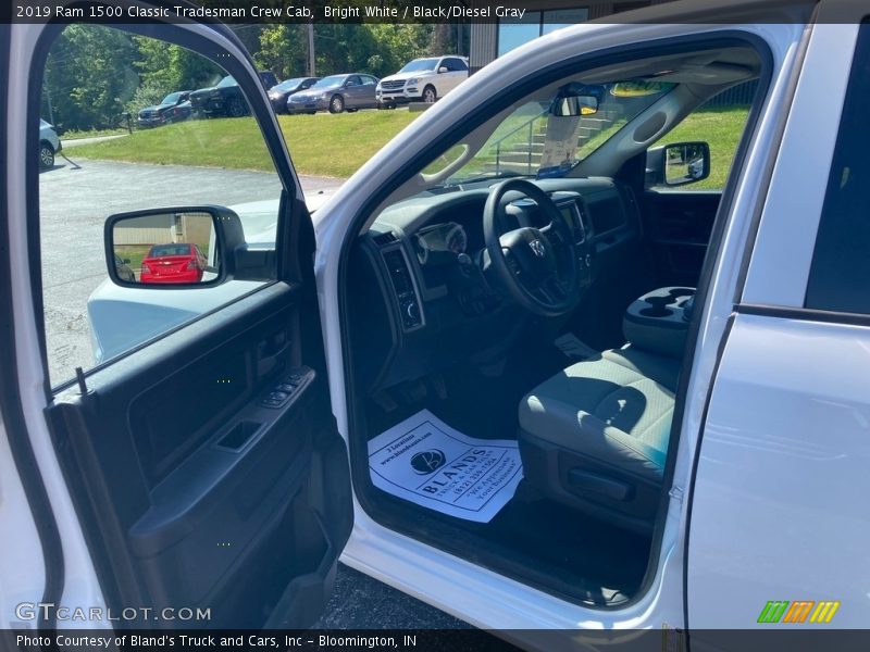 Bright White / Black/Diesel Gray 2019 Ram 1500 Classic Tradesman Crew Cab