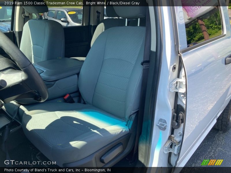 Bright White / Black/Diesel Gray 2019 Ram 1500 Classic Tradesman Crew Cab