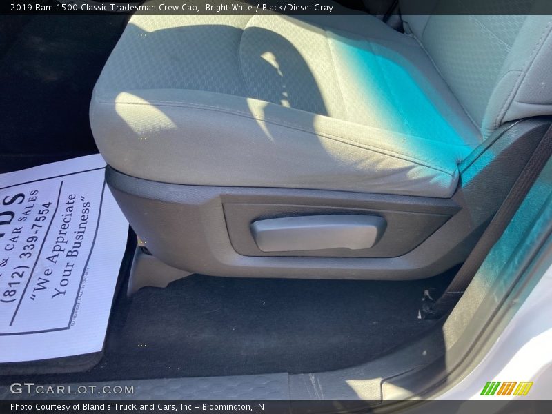 Bright White / Black/Diesel Gray 2019 Ram 1500 Classic Tradesman Crew Cab