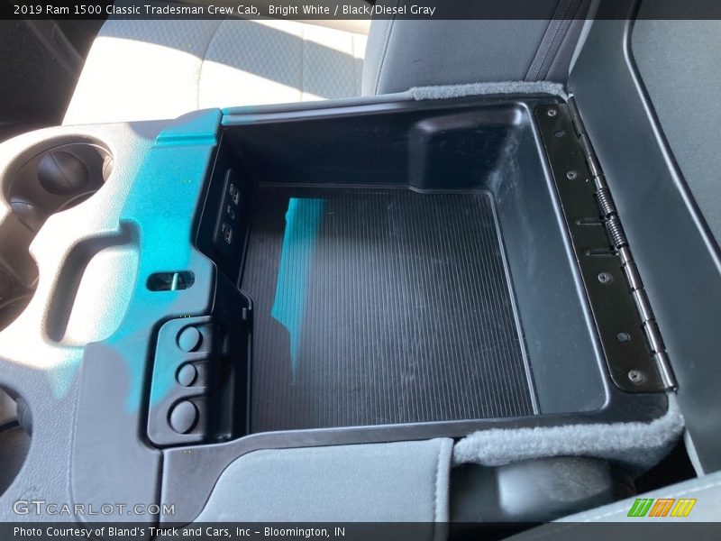 Bright White / Black/Diesel Gray 2019 Ram 1500 Classic Tradesman Crew Cab